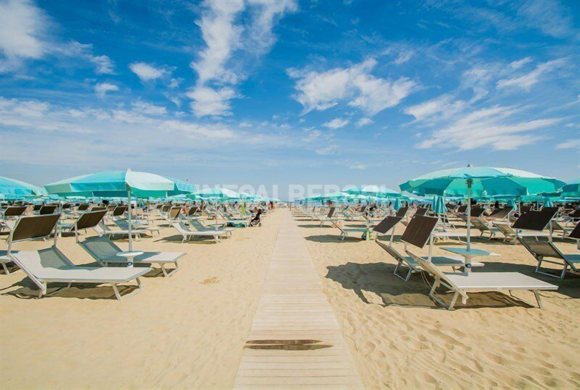 Hotel River Fronte Mare Con Piscina Rimini Dış mekan fotoğraf