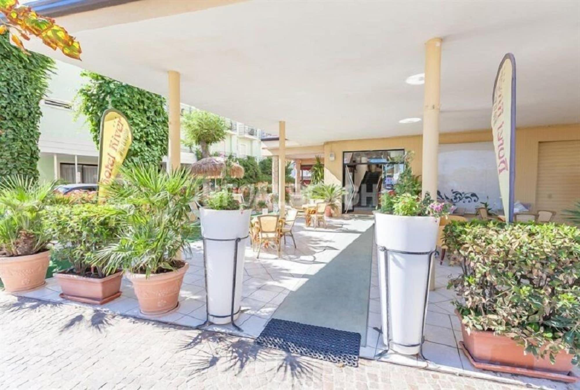 Hotel River Fronte Mare Con Piscina Rimini Dış mekan fotoğraf