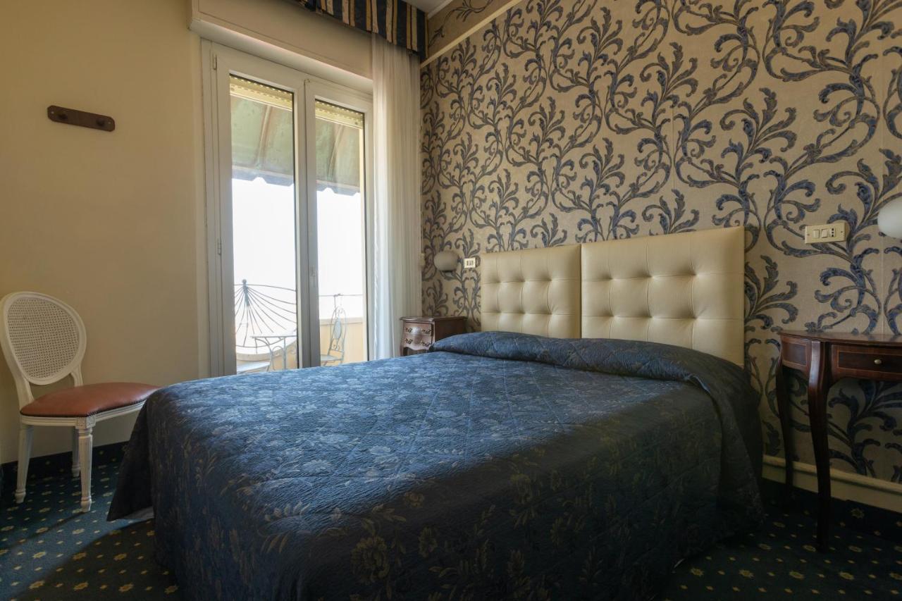 Hotel River Fronte Mare Con Piscina Rimini Dış mekan fotoğraf