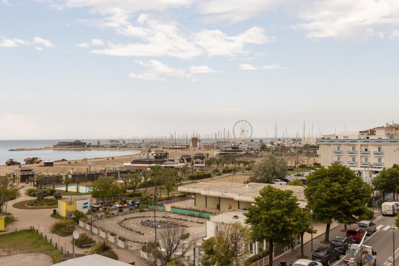 Hotel River Fronte Mare Con Piscina Rimini Dış mekan fotoğraf