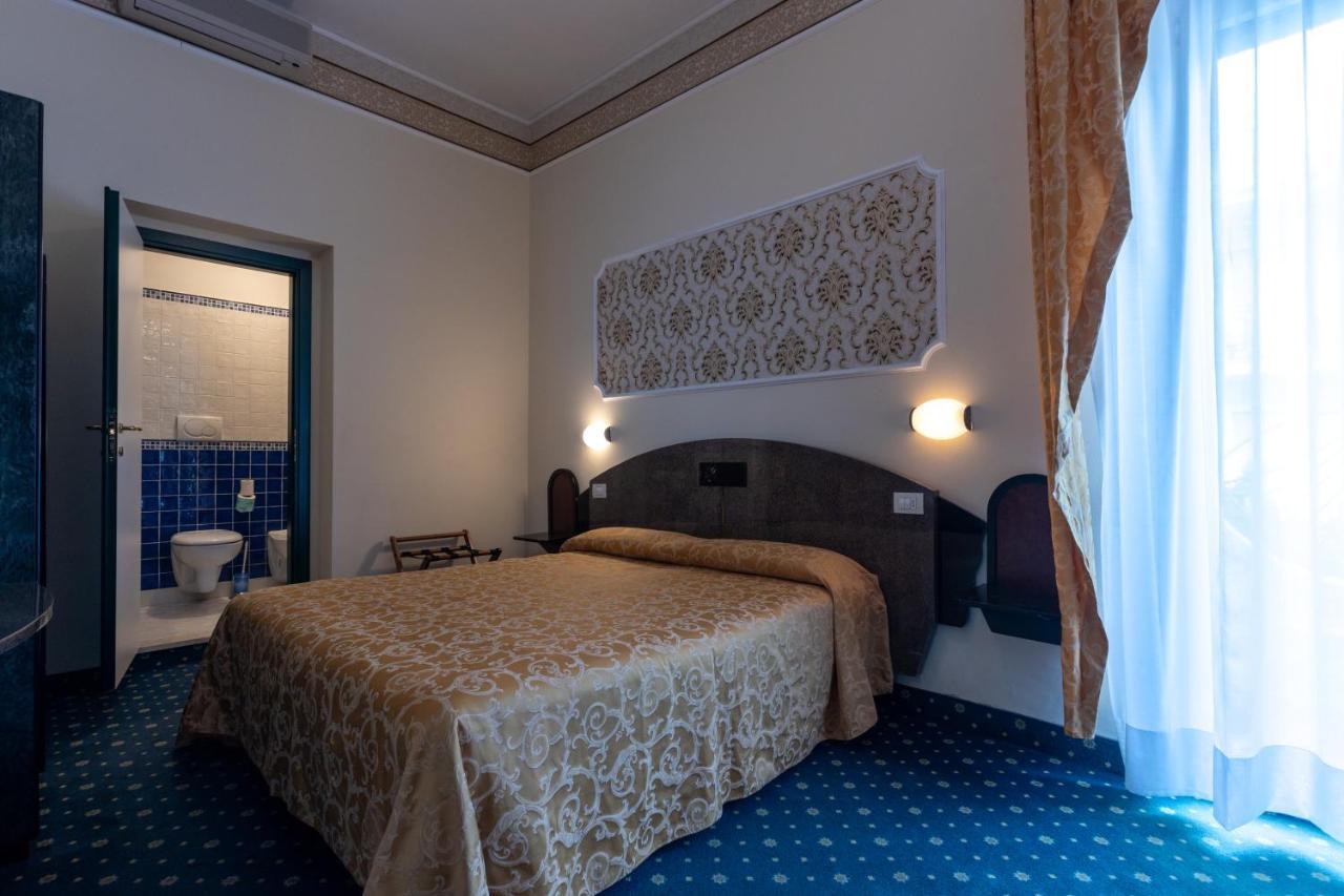 Hotel River Fronte Mare Con Piscina Rimini Dış mekan fotoğraf