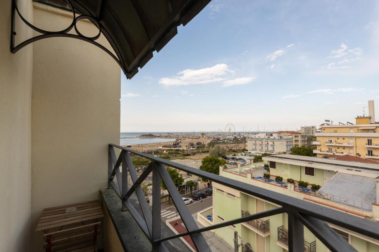 Hotel River Fronte Mare Con Piscina Rimini Dış mekan fotoğraf